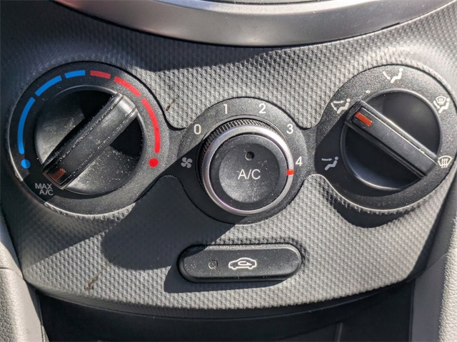 2015 Hyundai Accent GLS photo 20