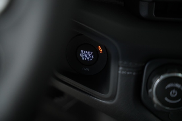 2025 Jeep Gladiator Sport photo 14