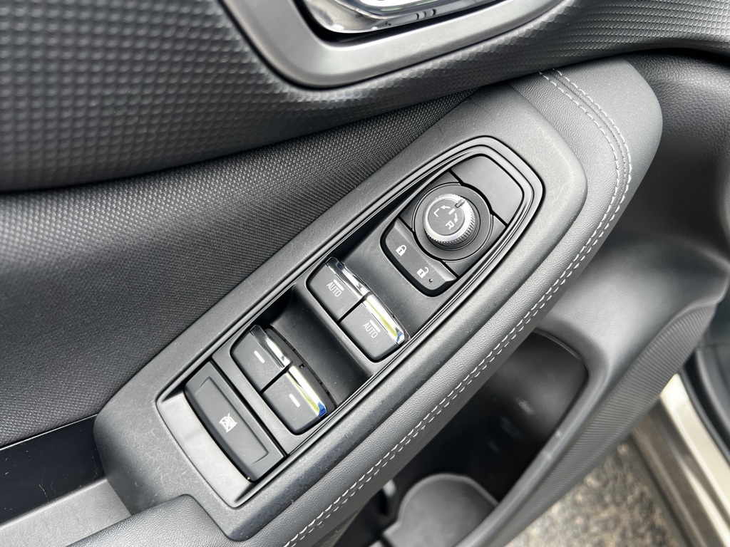 2020 Subaru Forester Premium photo 5