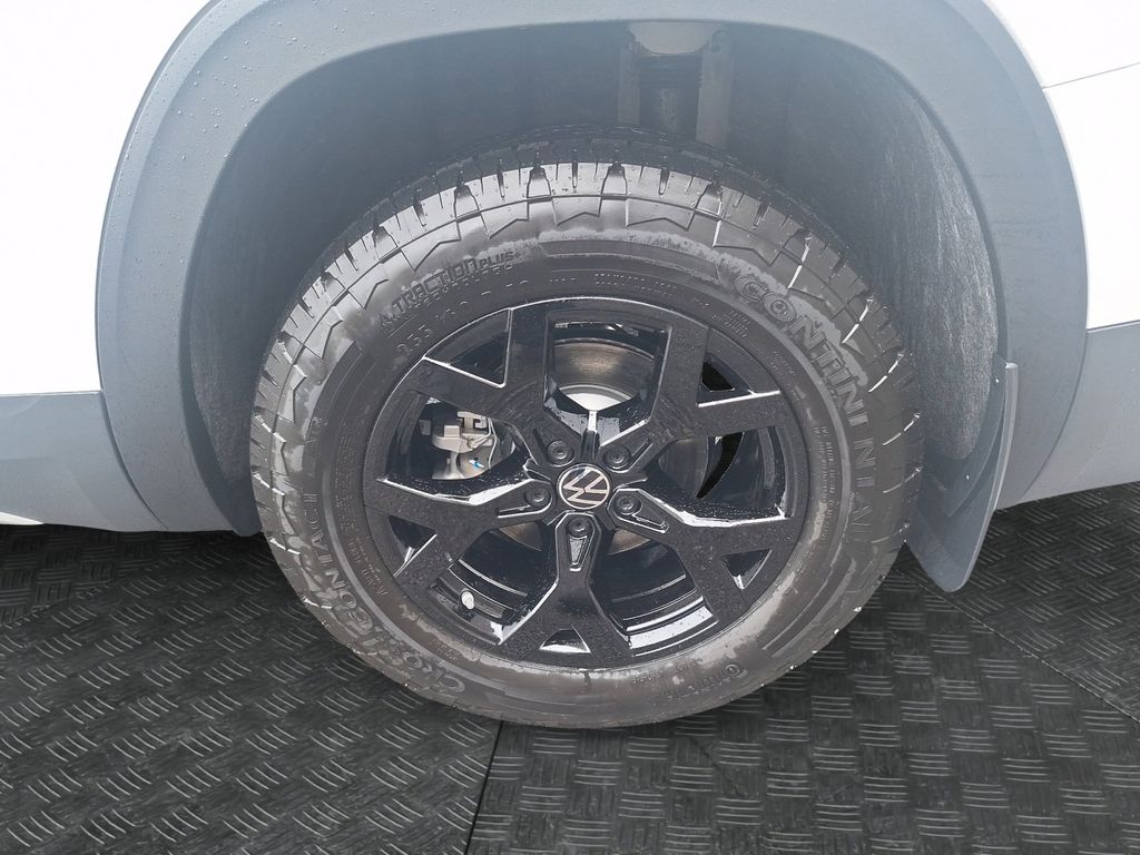 2025 Volkswagen Atlas Peak Edition SE photo 11