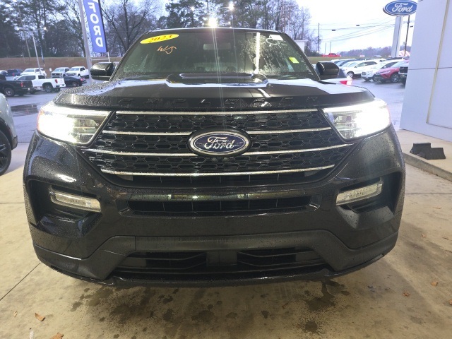 2023 Ford Explorer ST photo 2