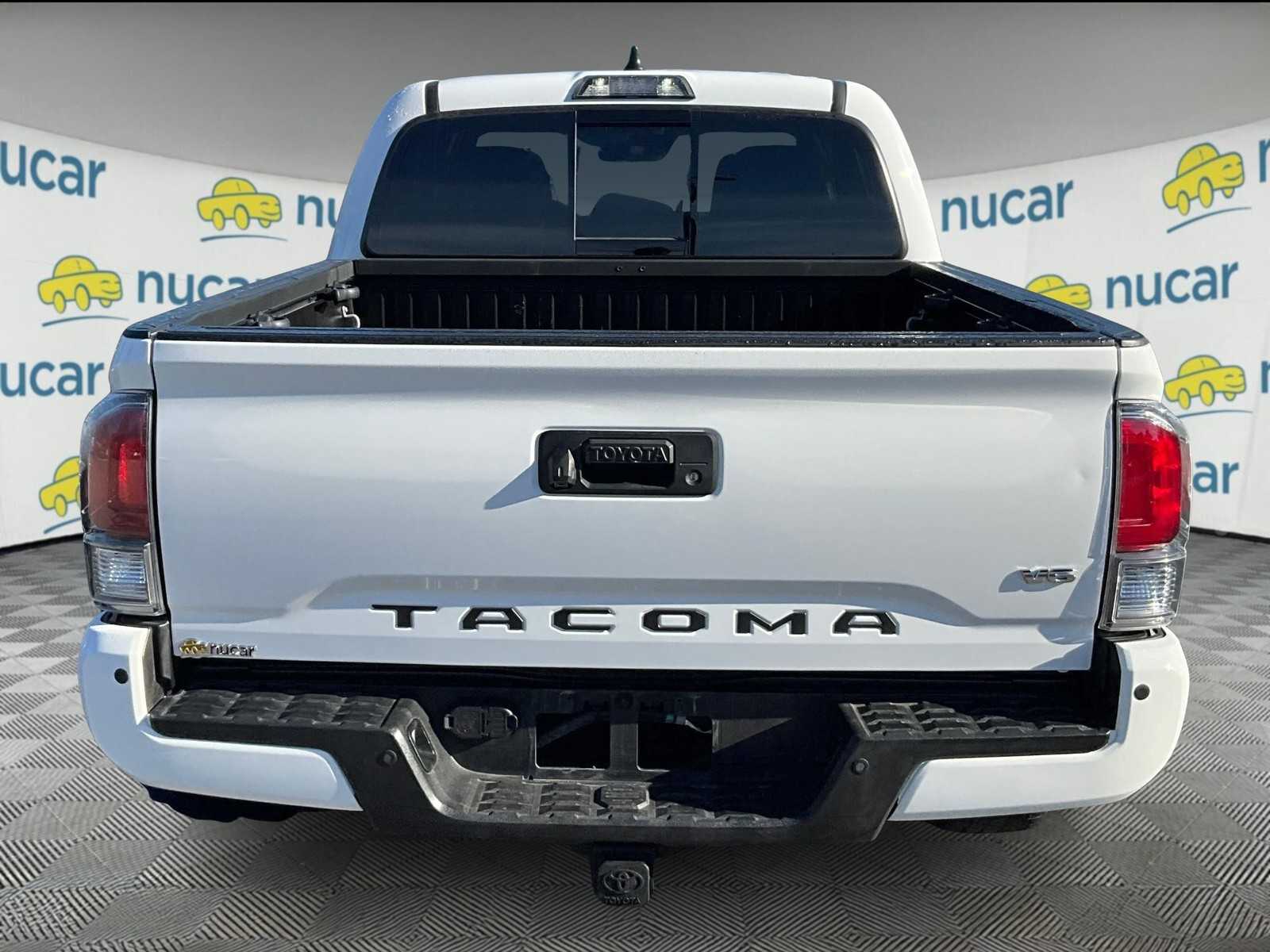 2021 Toyota Tacoma TRD Sport photo 3