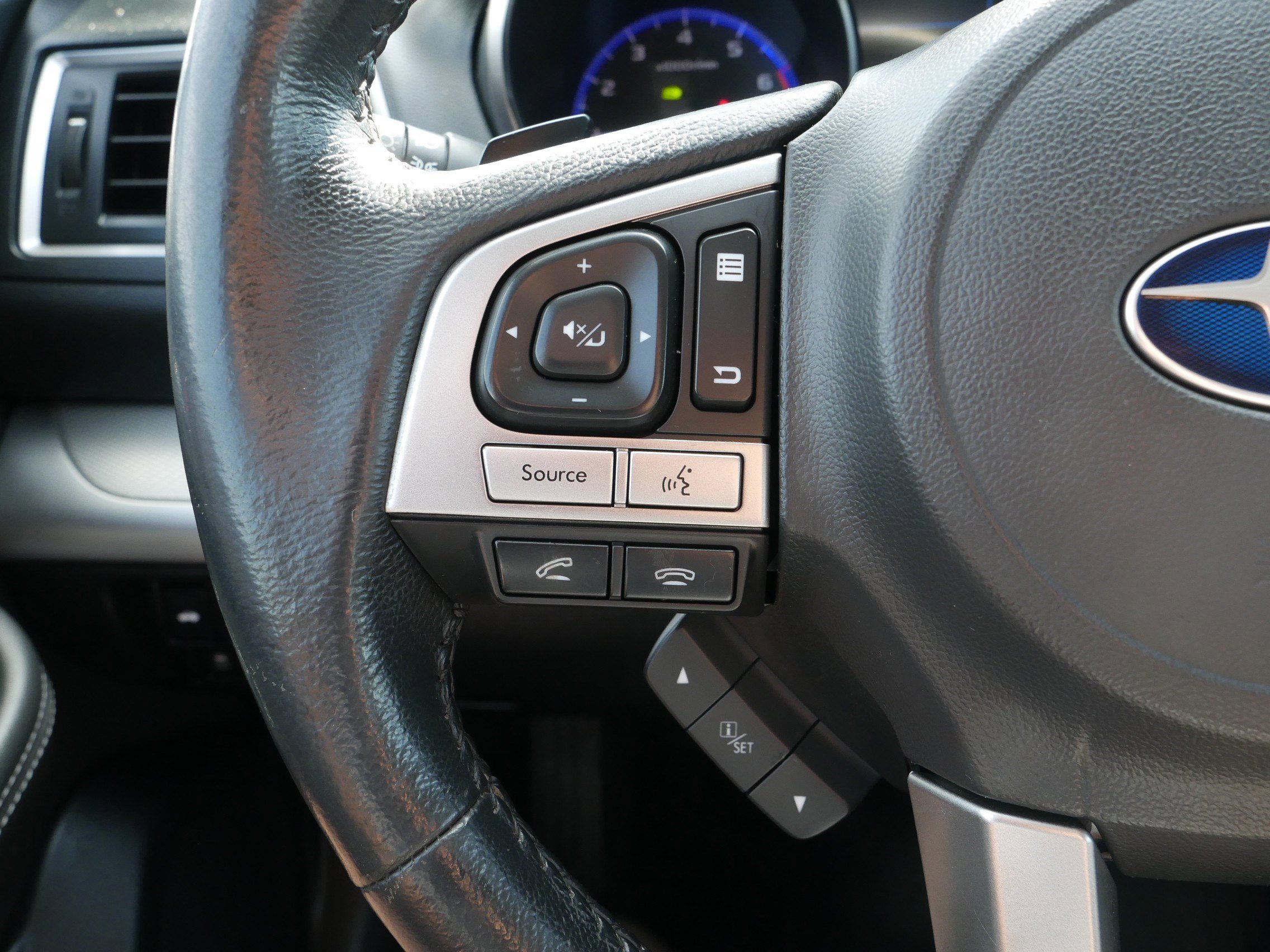 2015 Subaru Legacy 2.5i Premium photo 28