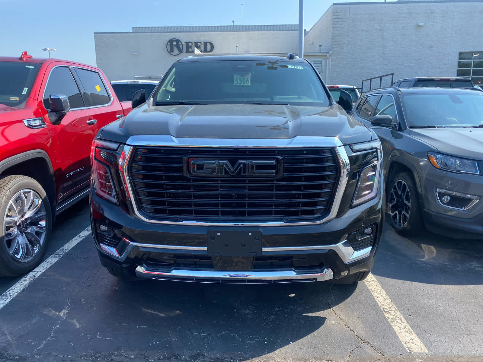 2025 Gmc Yukon photo 2