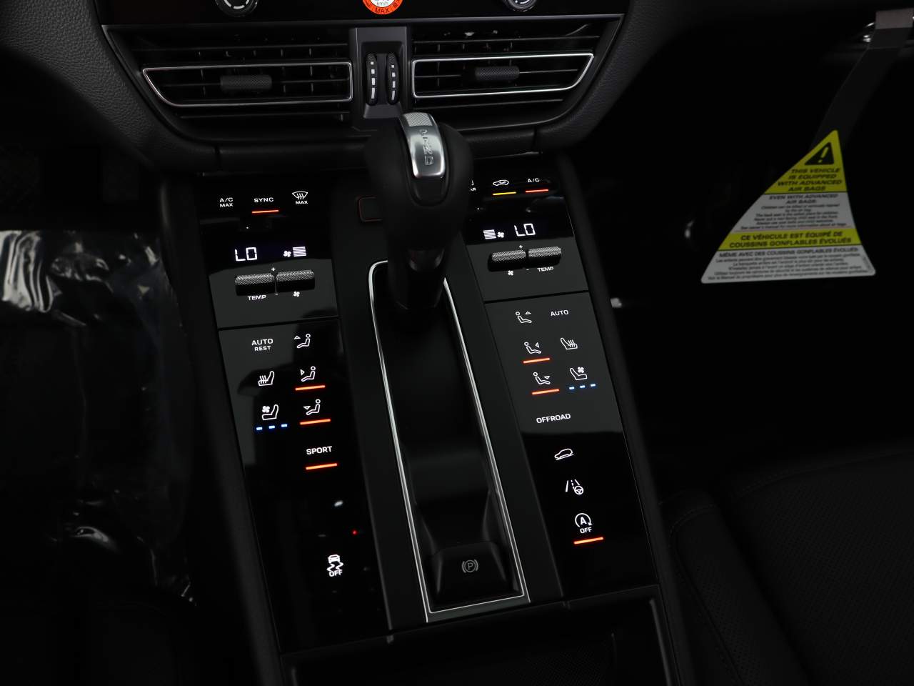 2025 Porsche Macan photo 9