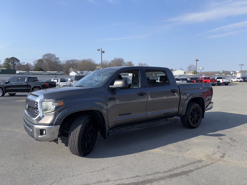 Used 2018 Toyota Tundra SR5 with VIN 5TFEY5F19JX231564 for sale in Little Rock