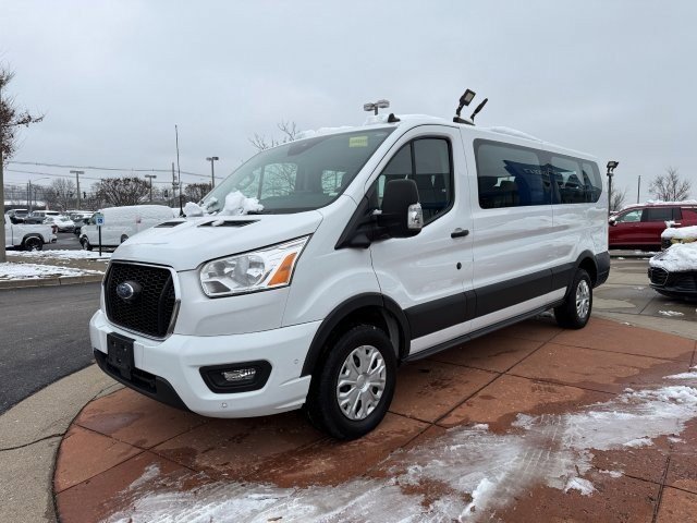2022 Ford Transit Passenger XLT photo 3