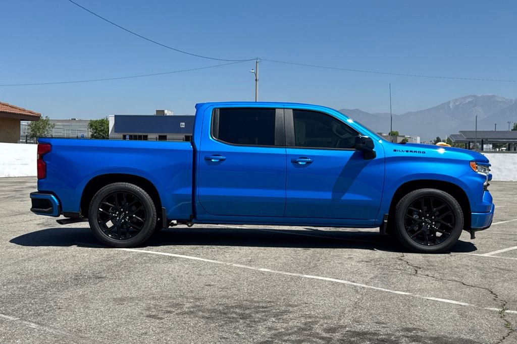 2025 Chevrolet Silverado 1500 RST photo 3