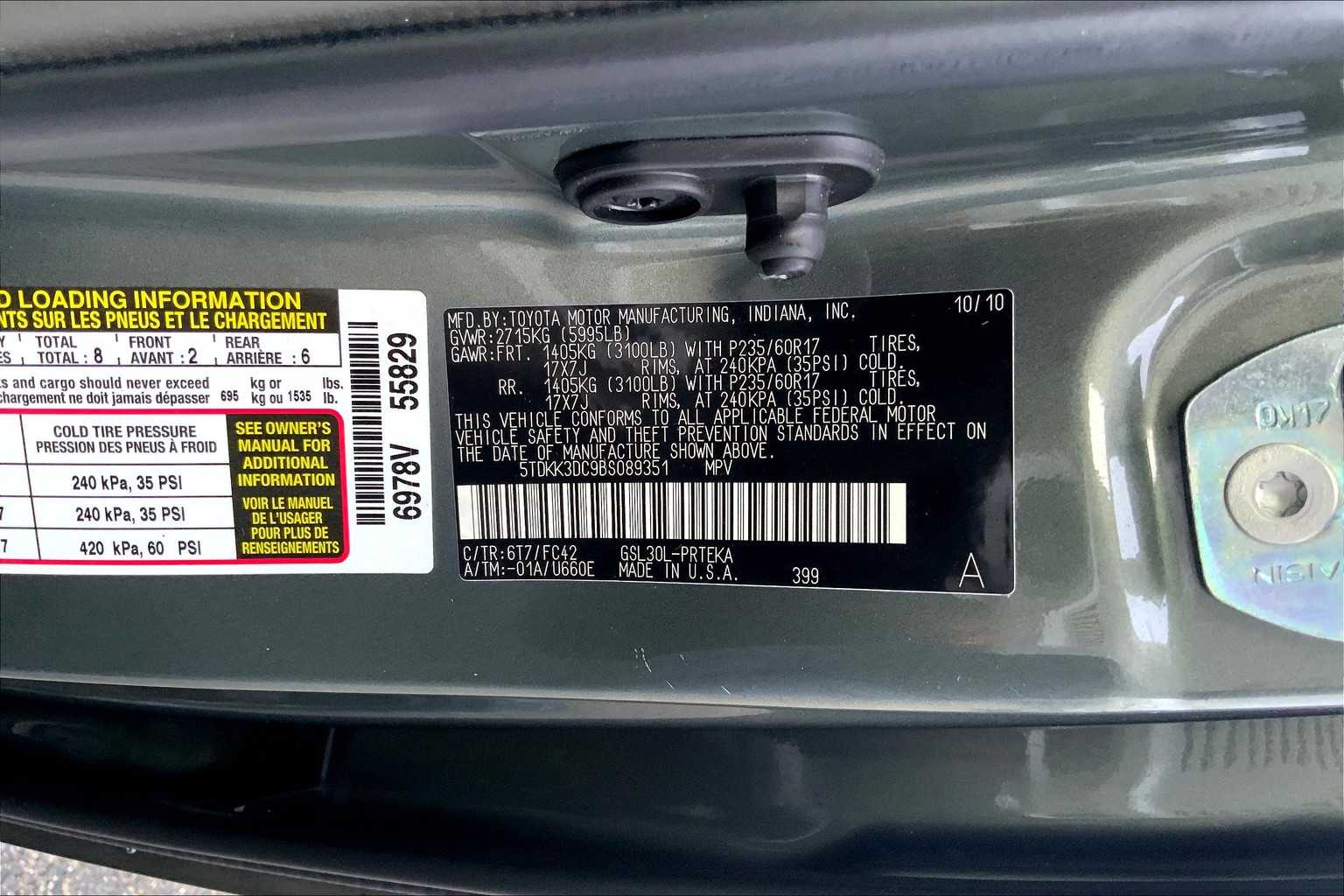2011 Toyota Sienna LE photo 32