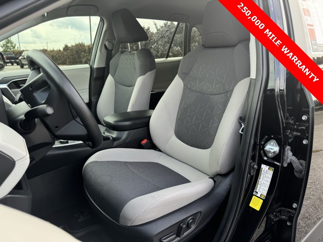 2024 Toyota RAV4 Hybrid XLE photo 10