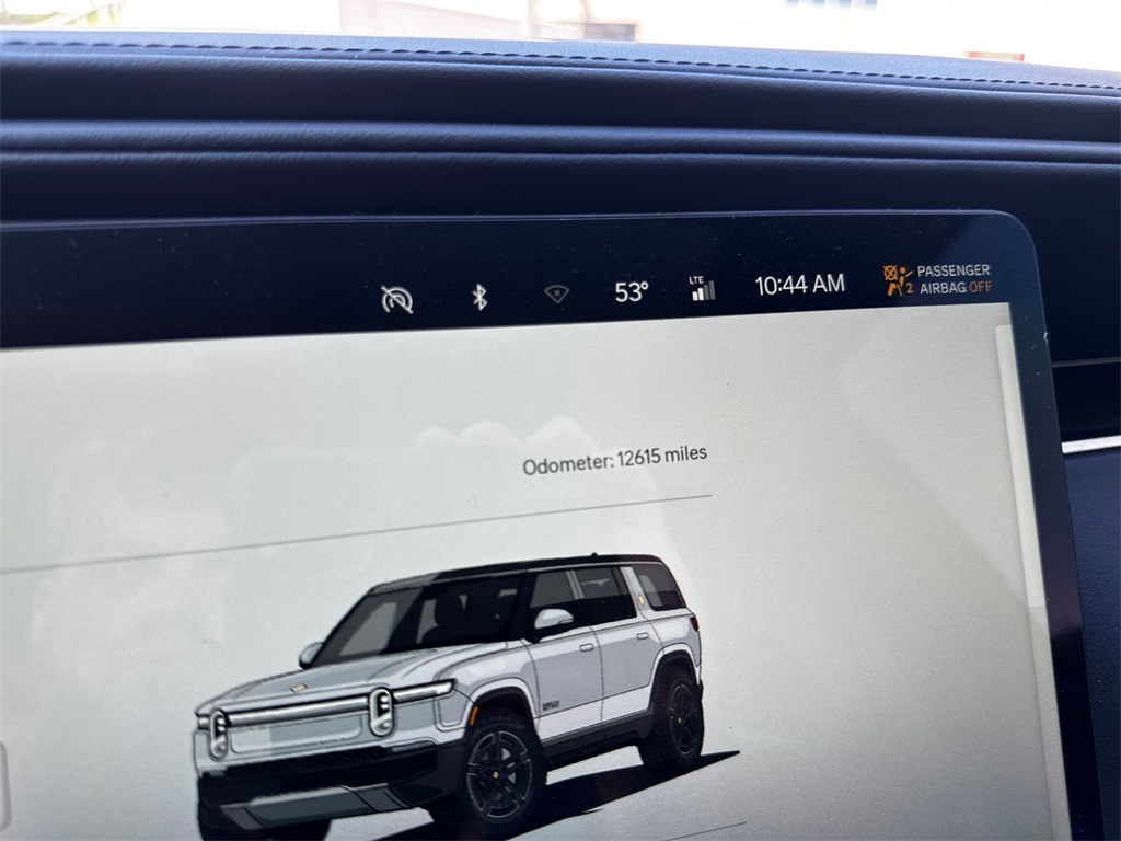 2025 Rivian R1S Adventure photo 19