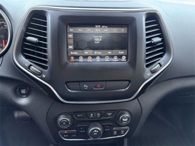 2019 Jeep Cherokee Latitude photo 10