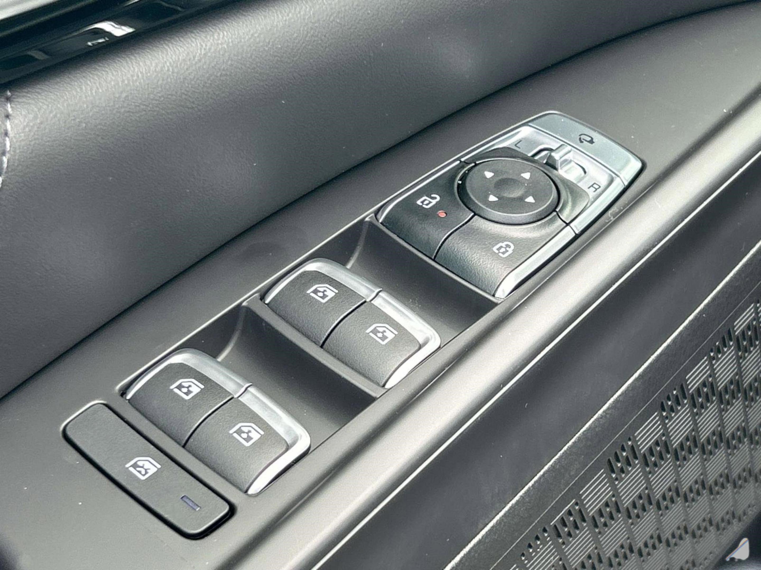 2026 Kia Carnival SX Prestige photo 32