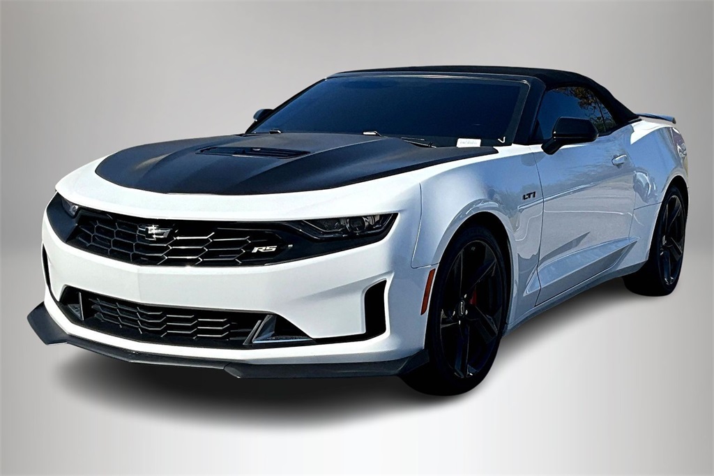 2023 Chevrolet Camaro LT1 photo 2