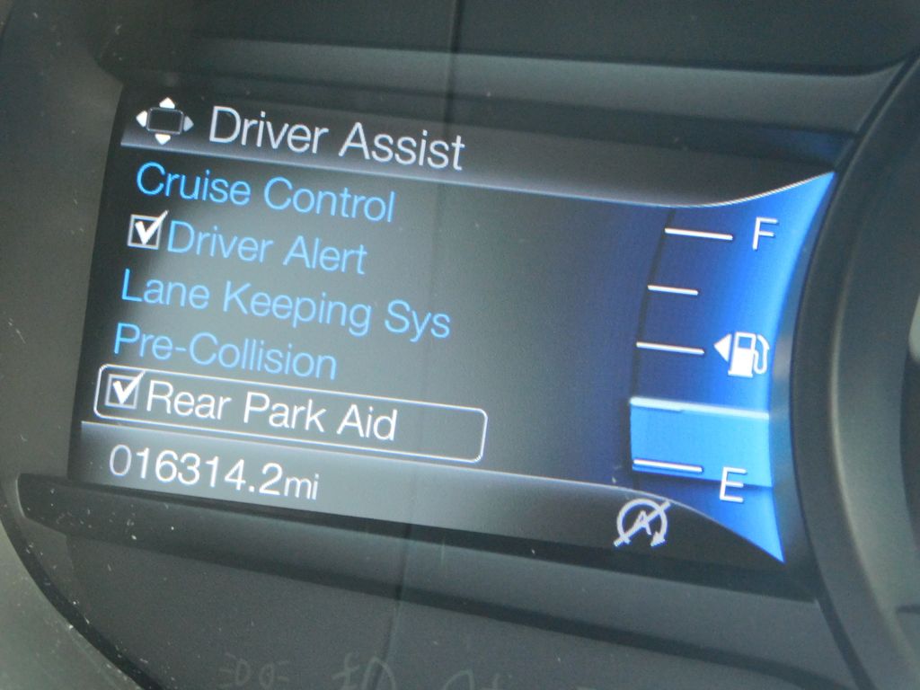2022 Ford Edge SEL photo 33