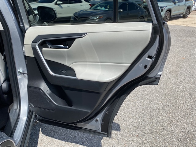 2022 Toyota RAV4 XLE Premium photo 13