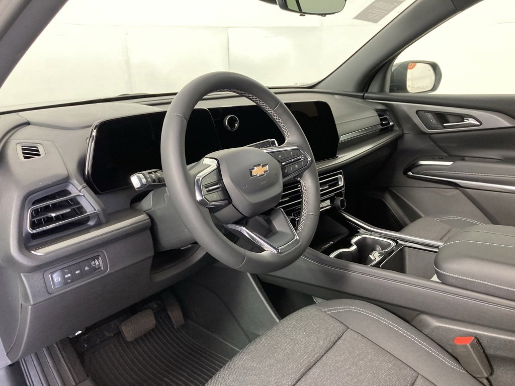 2026 Chevrolet Traverse photo 13