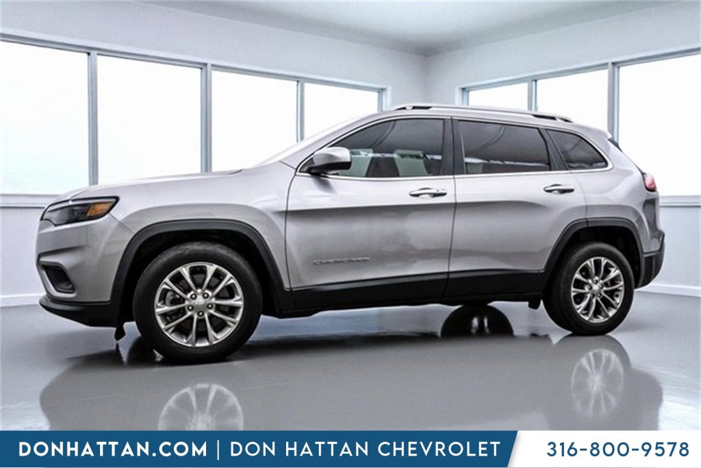 Used 2019 Jeep Cherokee Latitude Plus with VIN 1C4PJLLB0KD264924 for sale in Park City, KS