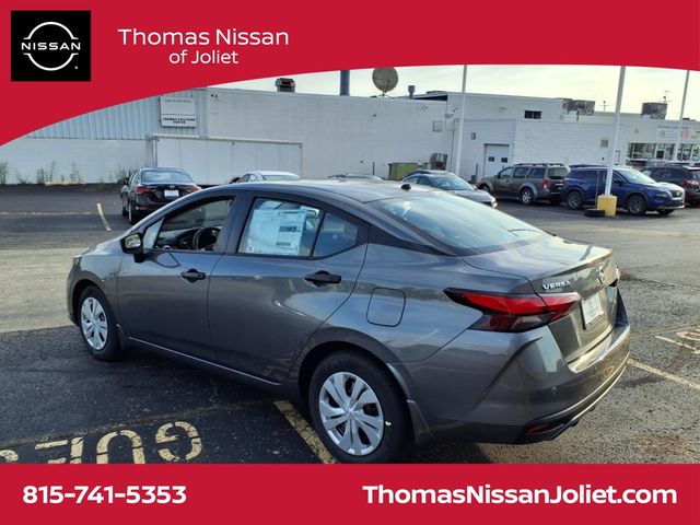 2025 Nissan Versa 1.6 S photo 3