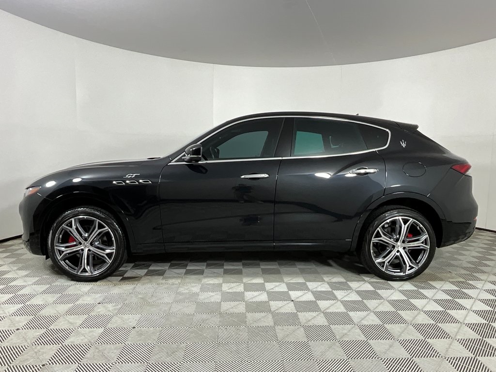 2023 Maserati Levante Base GT photo 2