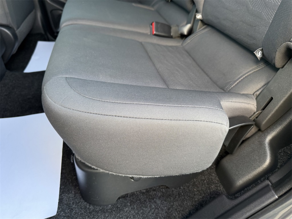 2022 Nissan Frontier SV Crew Cab photo 29