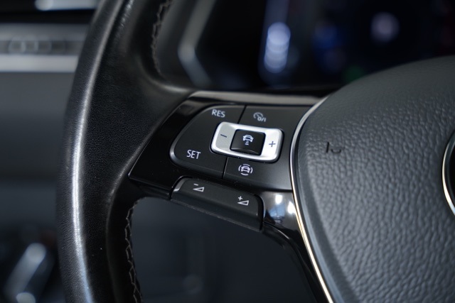 2021 Volkswagen Tiguan SEL Premium R-Line photo 4