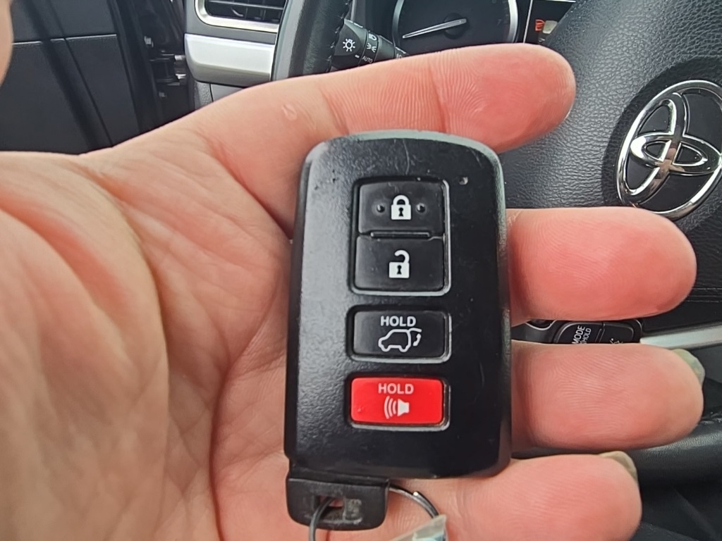 2019 Toyota Highlander XLE photo 12