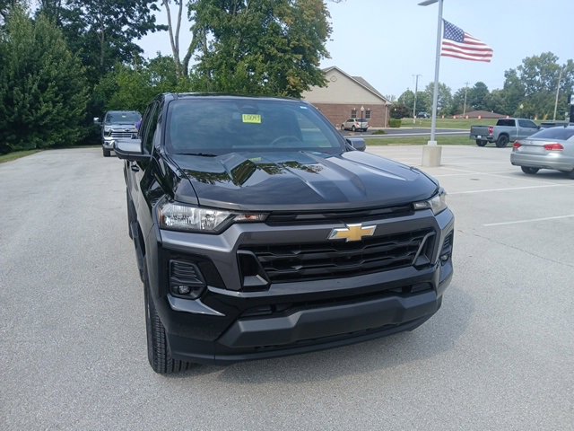 2024 Chevrolet Colorado LT photo 7