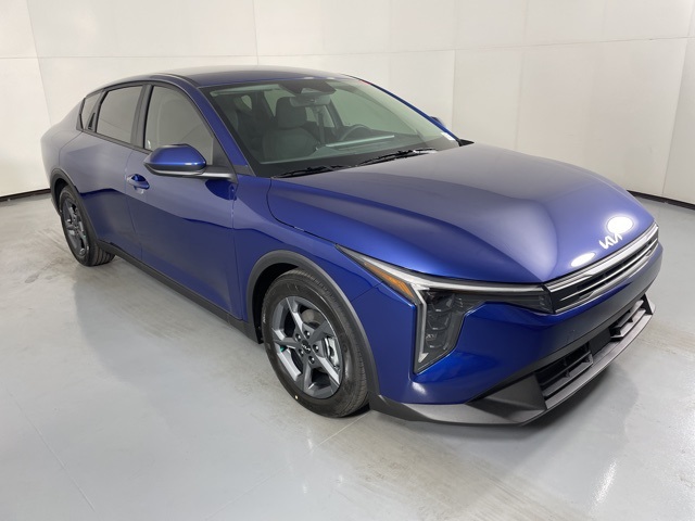 2025 Kia K4 LXS photo 2