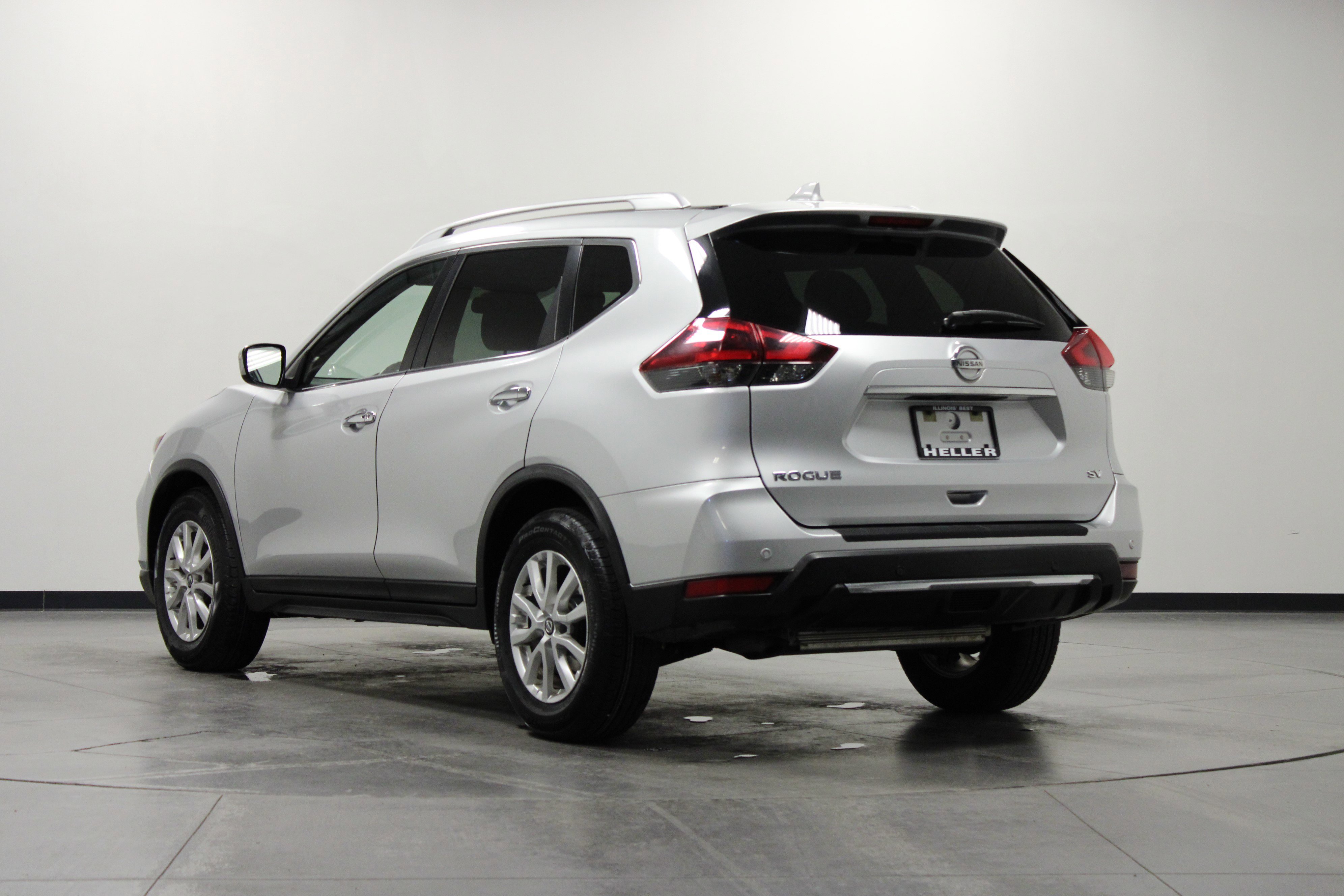 2020 Nissan Rogue SV photo 5