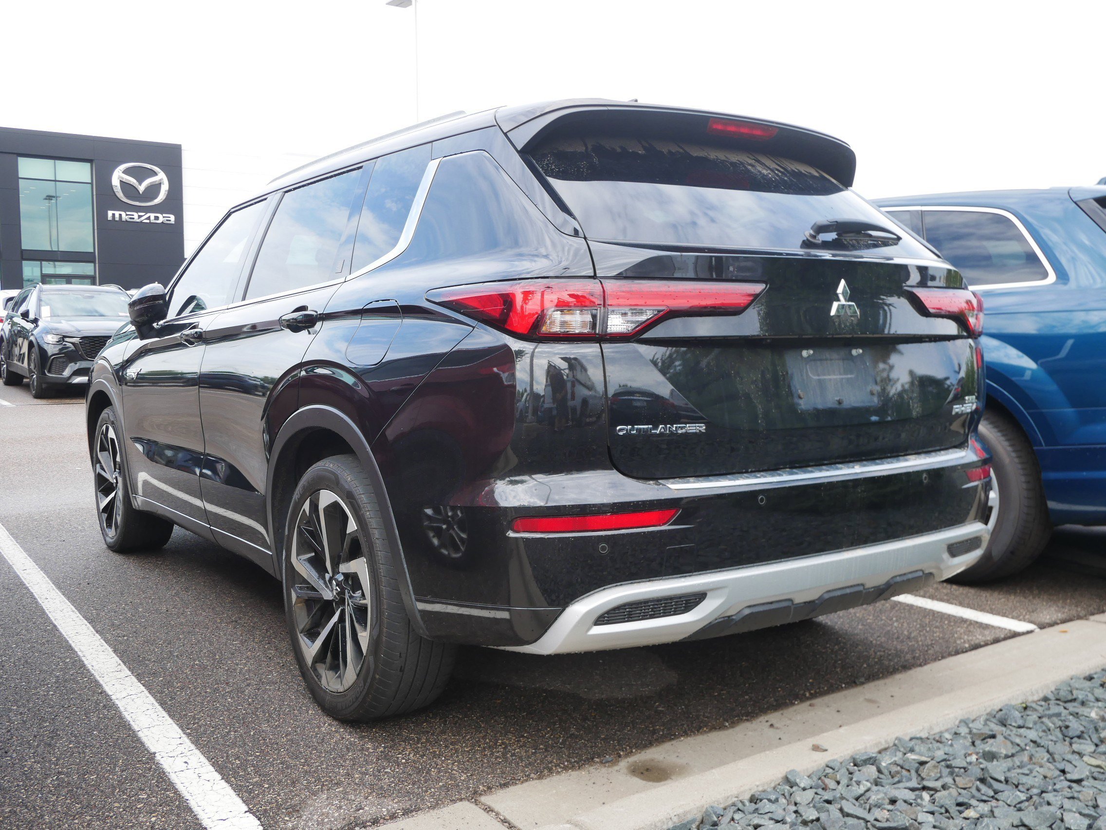 2023 Mitsubishi Outlander PHEV 40th Anniversary Edition photo 4