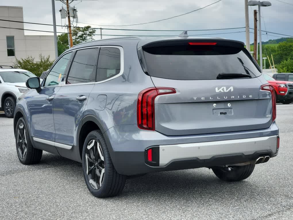 2023 Kia Telluride S photo 3
