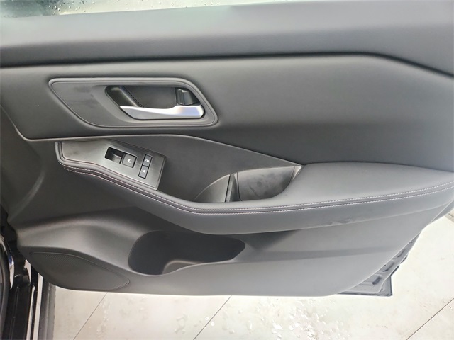 2025 Nissan Rogue SV photo 31