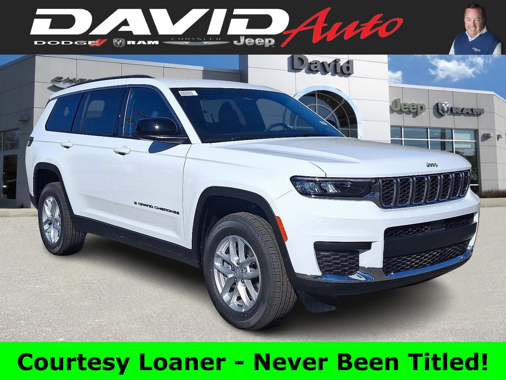 2025 Jeep Grand Cherokee L Laredo's photo