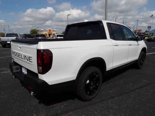 2026 Honda Ridgeline Black Edition photo 7