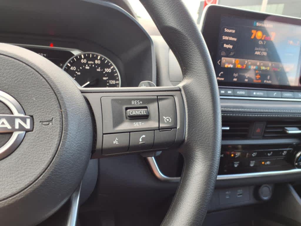 2022 Nissan Rogue S photo 21
