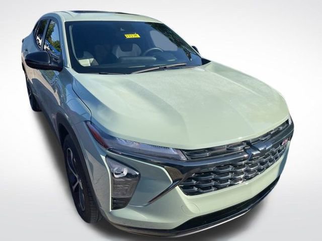 2024 Chevrolet Trax photo 2