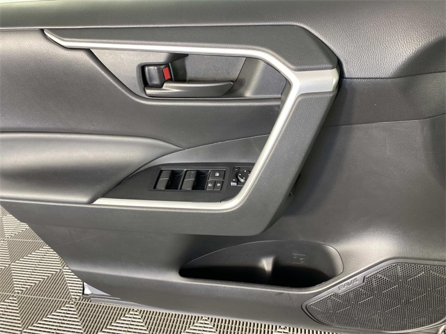 2023 Toyota RAV4 LE photo 22