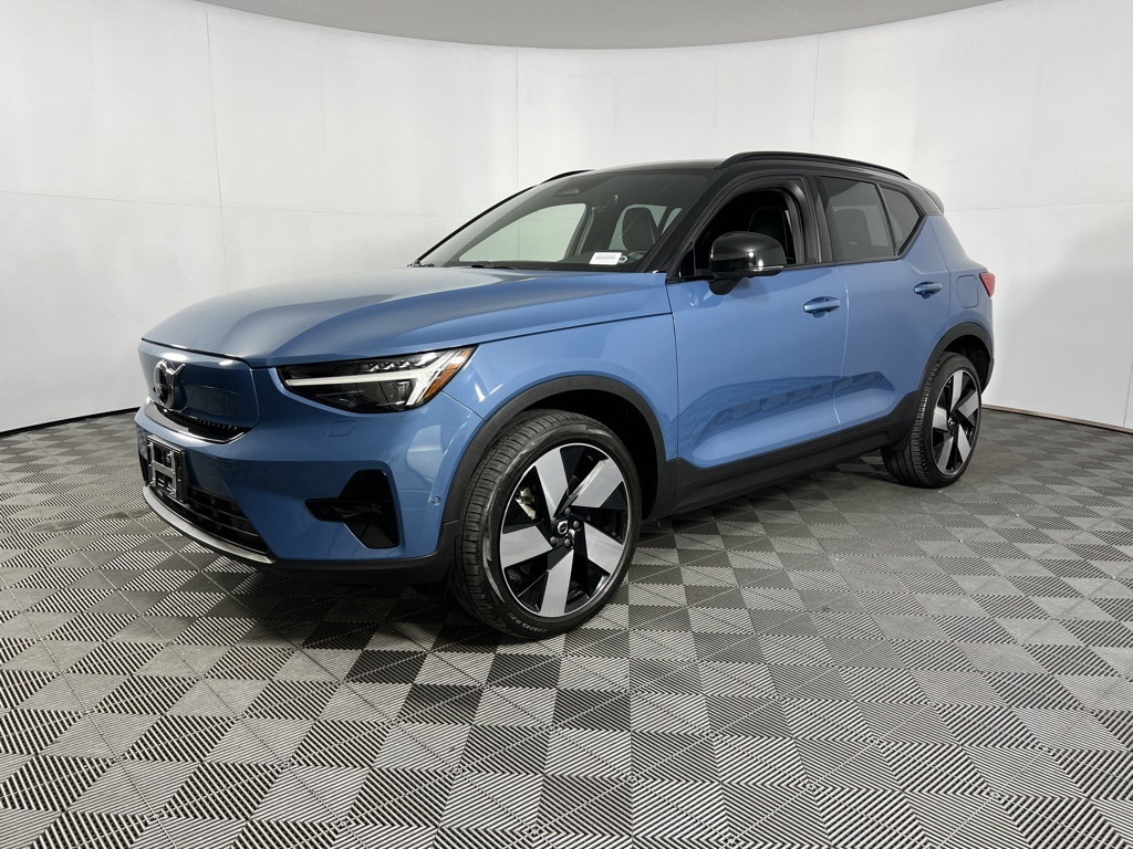 2023 Volvo XC40 Recharge Ultimate photo 2