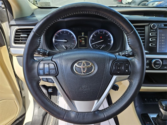 2015 Toyota Highlander XLE photo 24