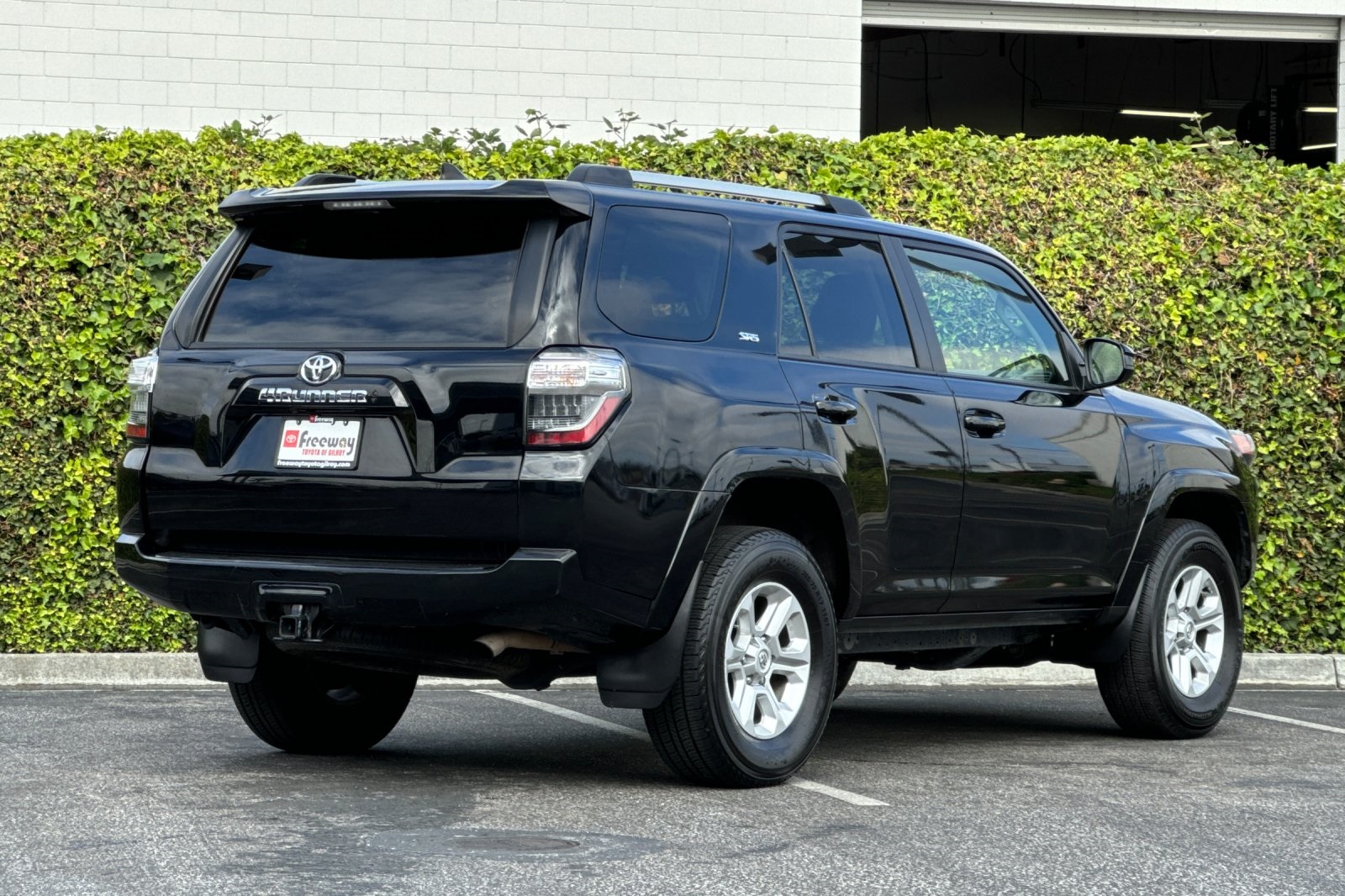 2022 Toyota 4Runner SR5 photo 4