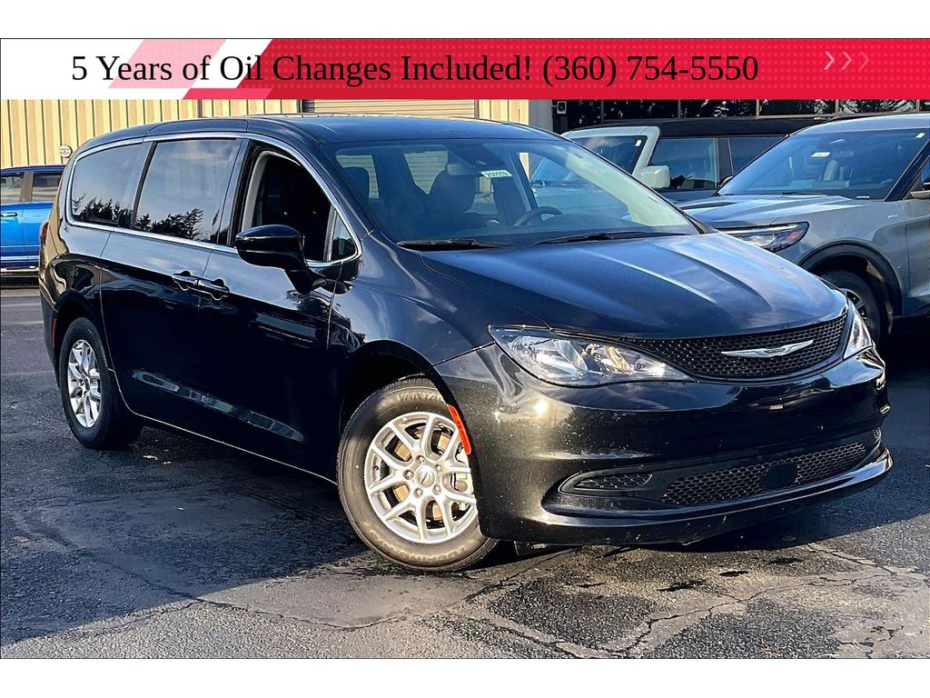 Pre-Owned 2023 Chrysler Voyager LX's photo