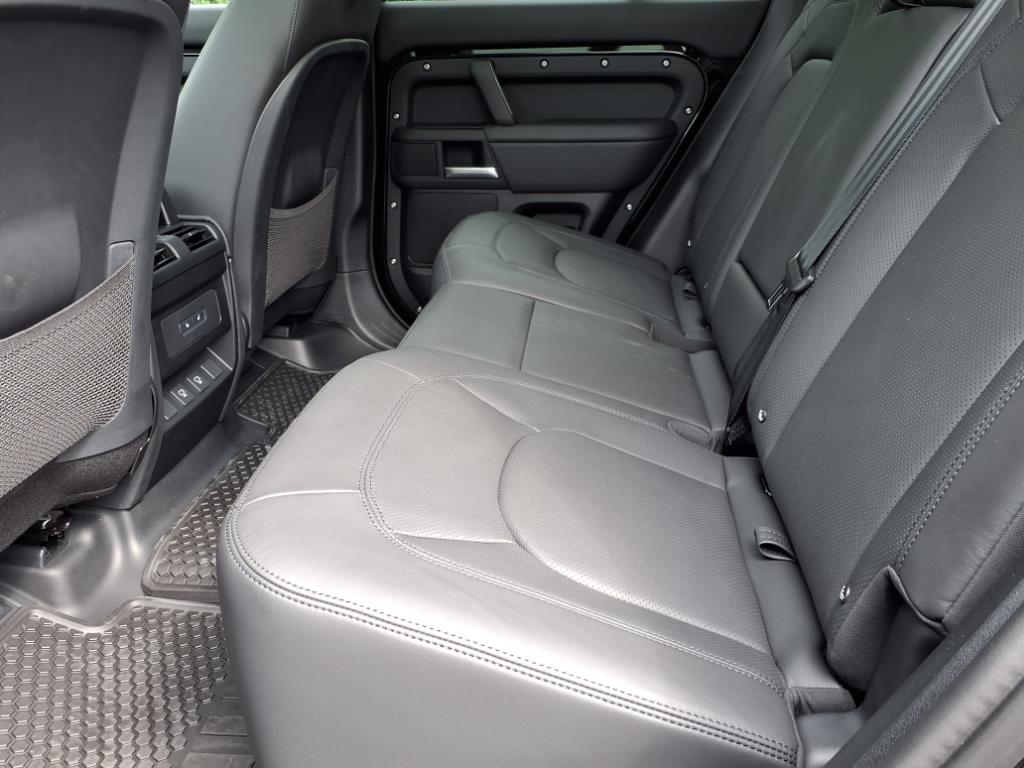 2025 Land Rover Defender 110 S photo 5