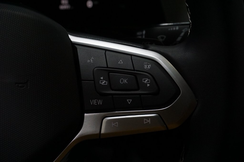 2025 Volkswagen Atlas Cross Sport SE Technology photo 20