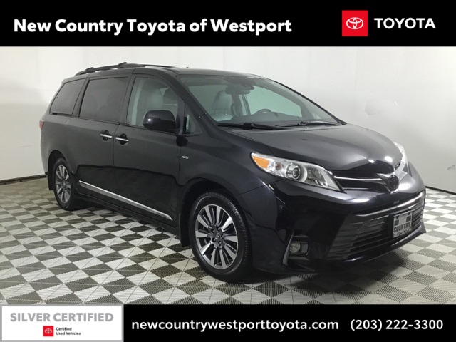 2020 Toyota Sienna XLE Premium's photo