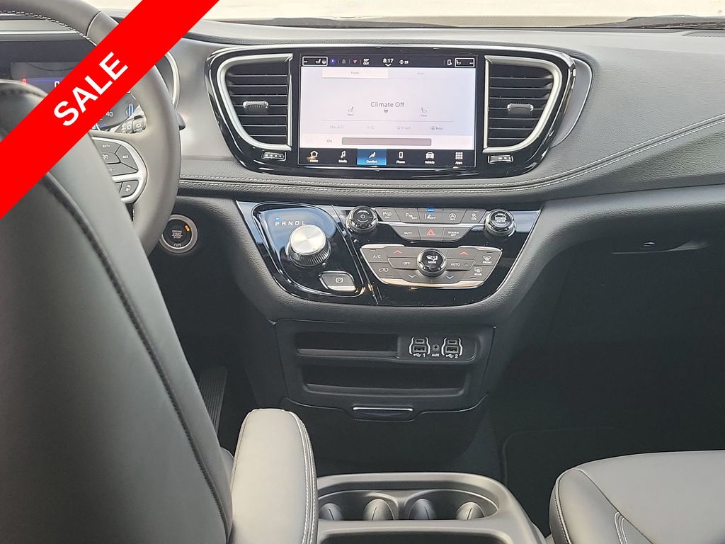2025 Chrysler Pacifica photo 27