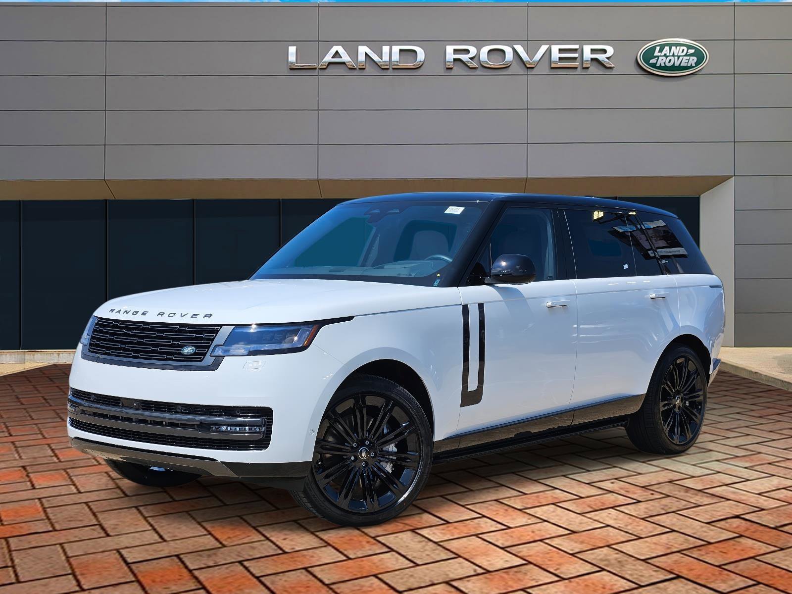 2025 Land Rover Range Rover SE's photo