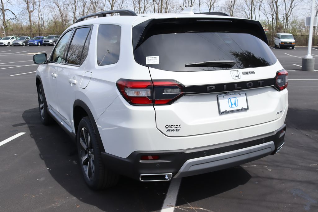 2025 Honda Pilot Elite photo 3