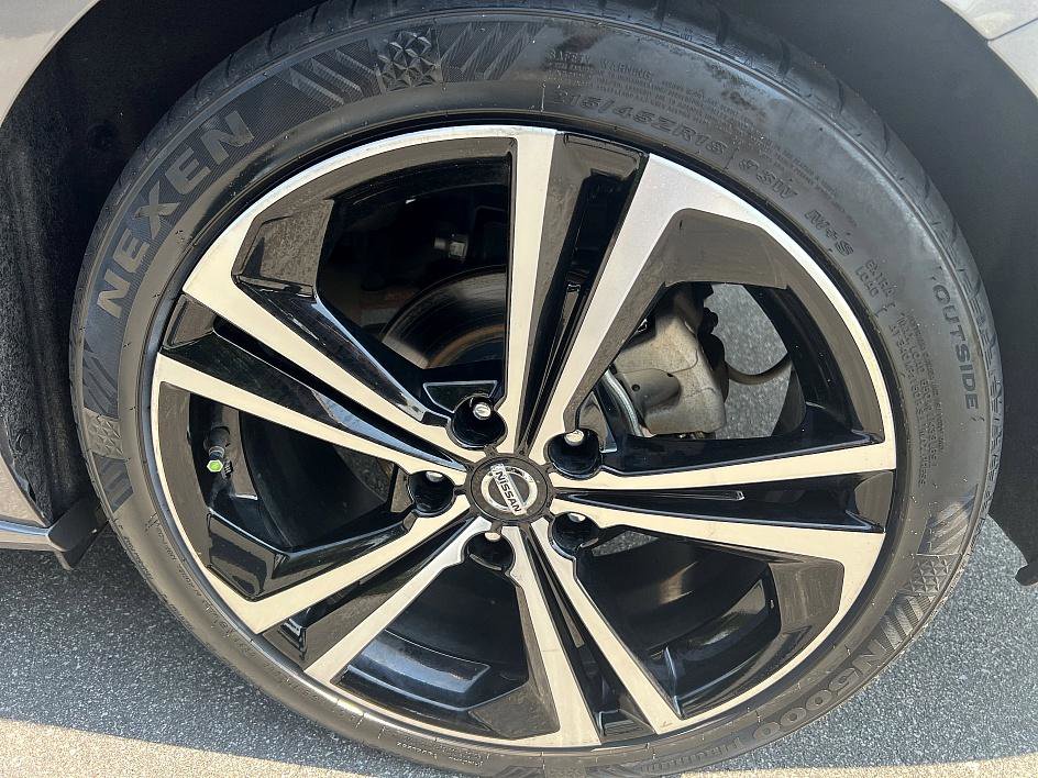 2020 Nissan Sentra SR photo 10