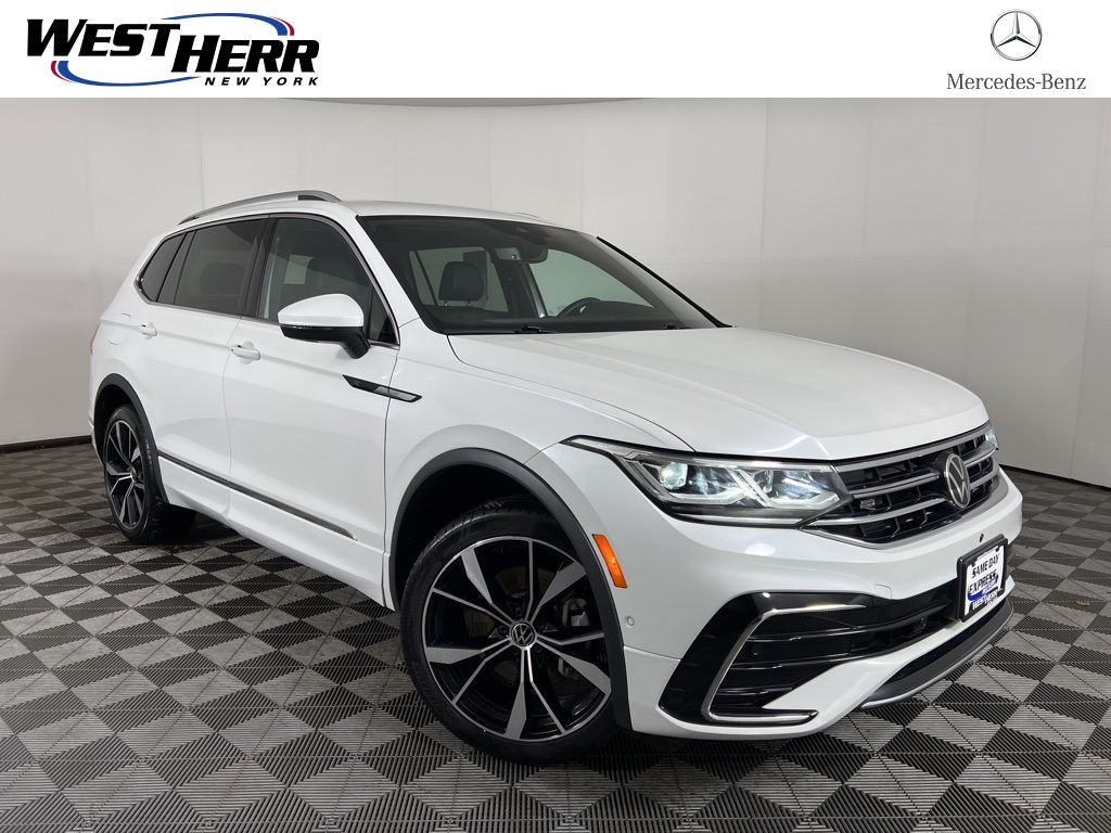 2023 Volkswagen Tiguan SEL R-LINE's photo